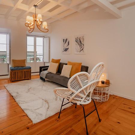Stylish Getaway In A Mezzanine Flat By The Castle Daire Lisboa Dış mekan fotoğraf