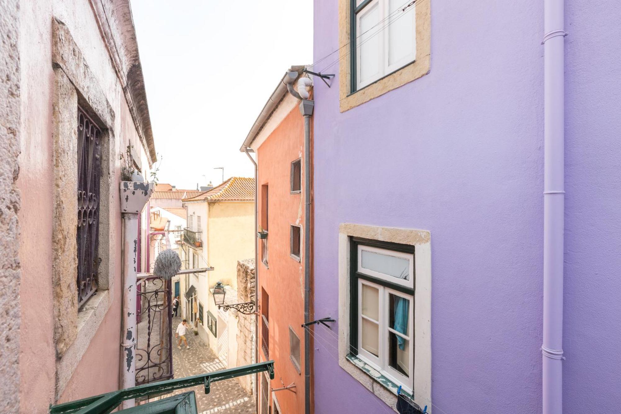 Stylish Getaway In A Mezzanine Flat By The Castle Daire Lisboa Dış mekan fotoğraf