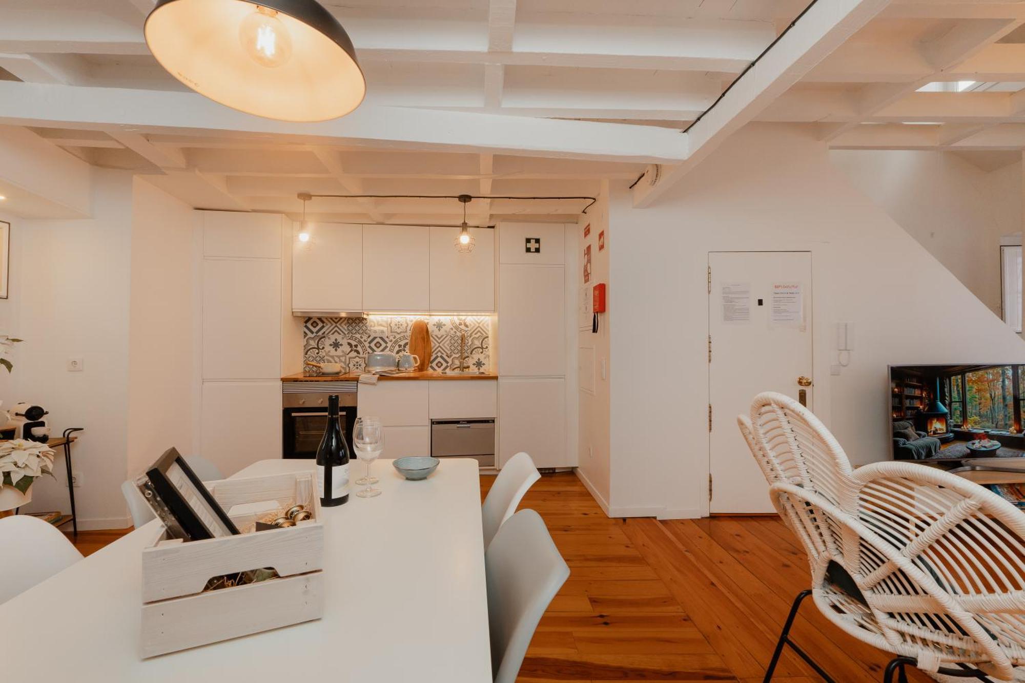 Stylish Getaway In A Mezzanine Flat By The Castle Daire Lisboa Dış mekan fotoğraf
