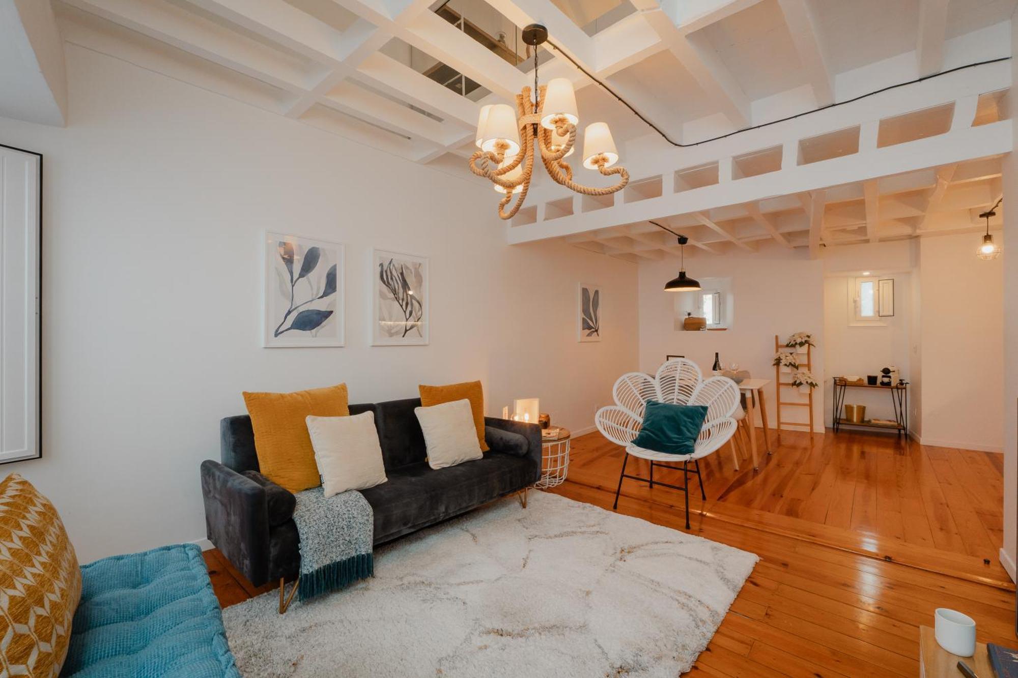 Stylish Getaway In A Mezzanine Flat By The Castle Daire Lisboa Dış mekan fotoğraf