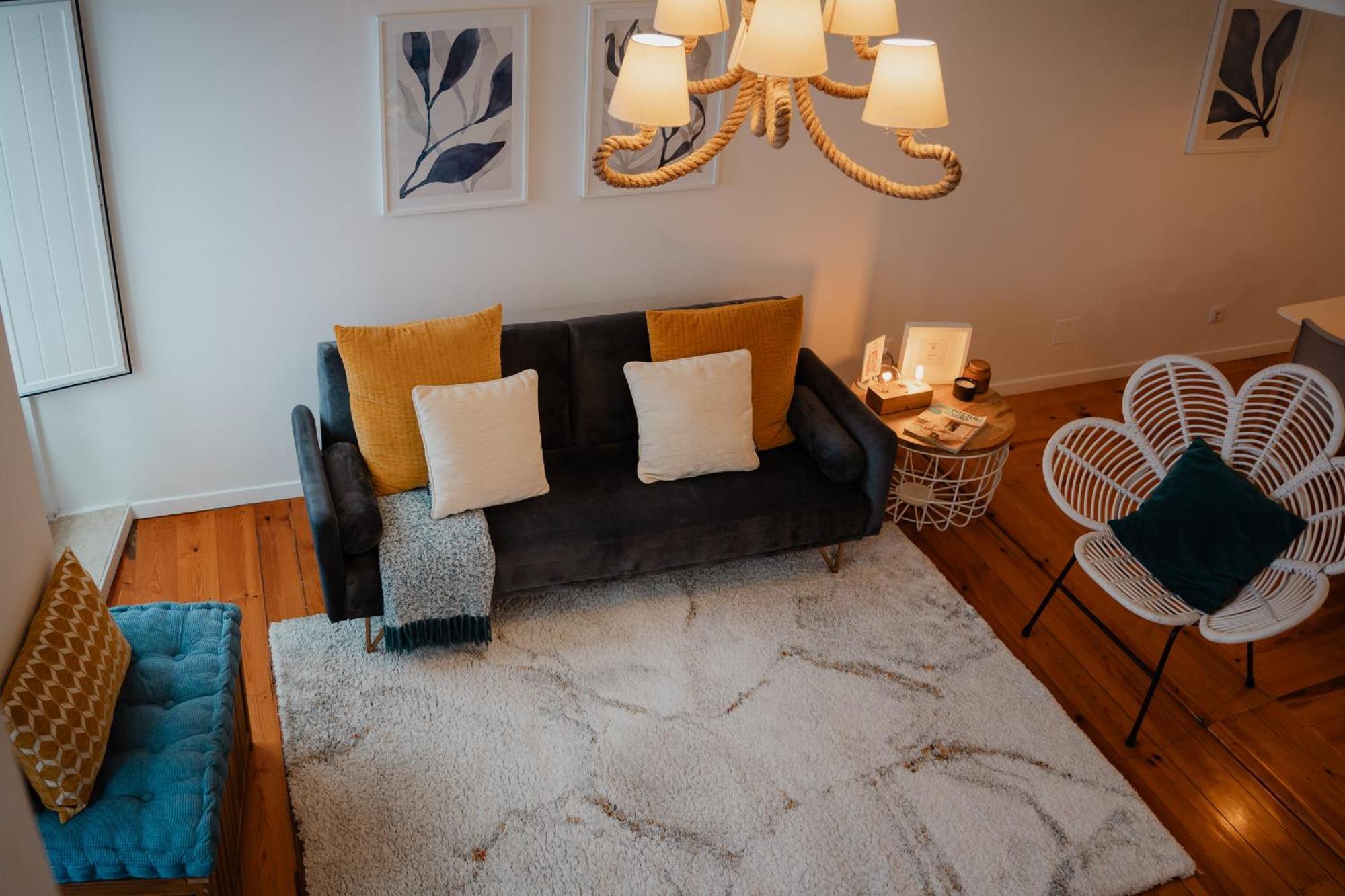 Stylish Getaway In A Mezzanine Flat By The Castle Daire Lisboa Dış mekan fotoğraf